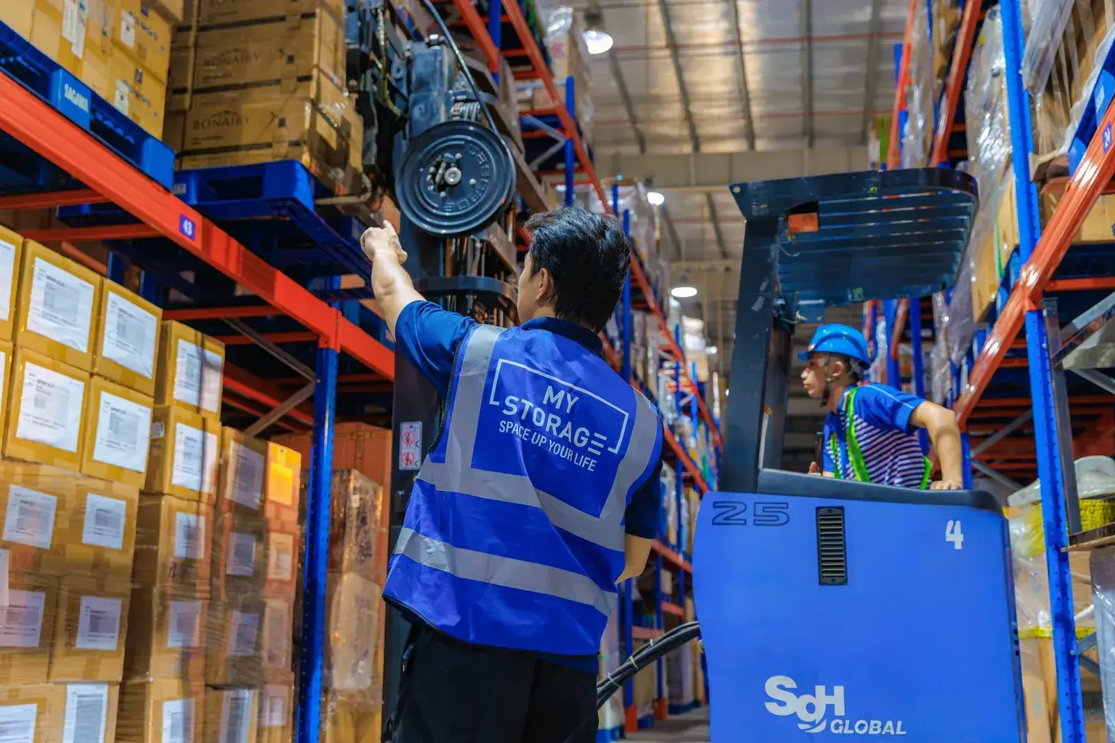 Business Storage in Ho Chi Minh City: Choosing the Right Warehouse and Managing Costs